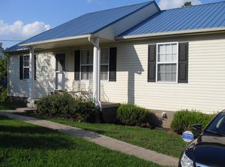 1048 Deerfield Dr, Chapmansboro, TN 37035
