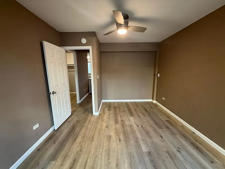 369 Hobron Ln — Photo 9