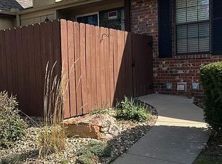 5617 SW Foxcroft Cir S APT 106, Topeka, KS 66614