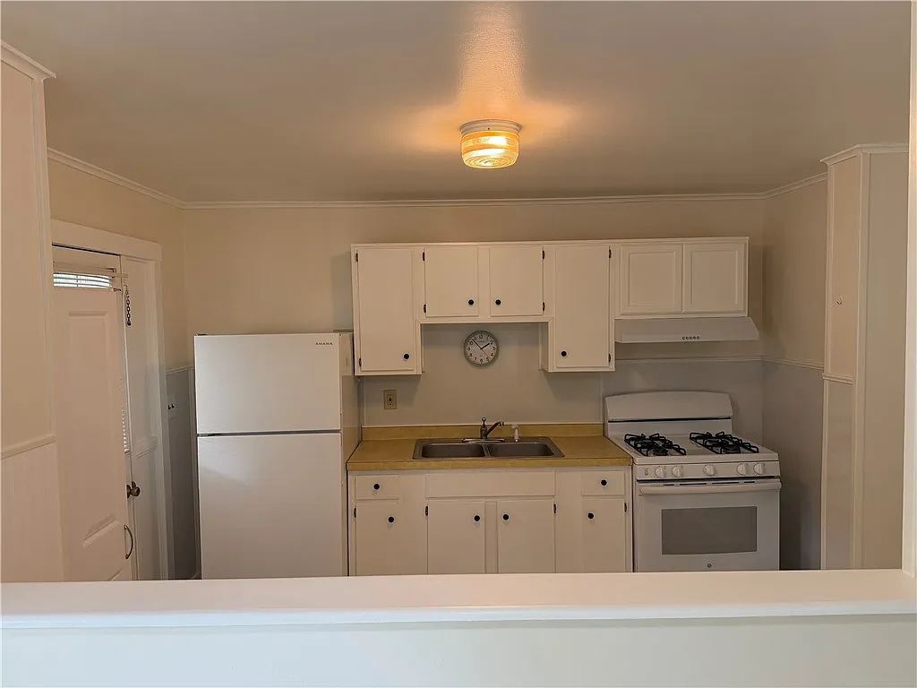2 bed, 1.0 bath, 650 sqft, $1,100 — Photo 3