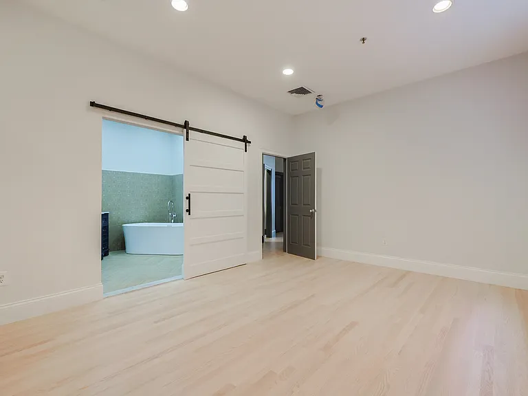 515 Center St #2 — Photo 20