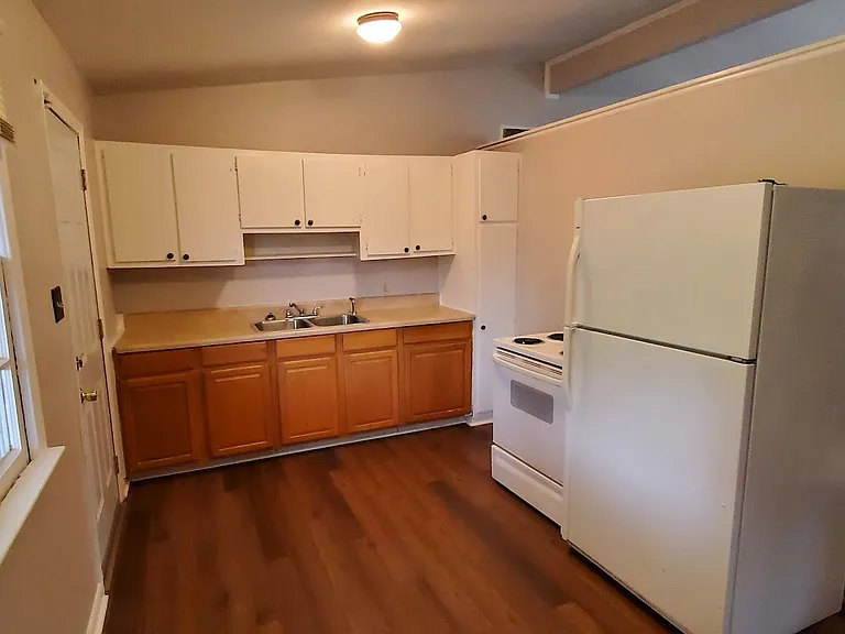 4230 Kildare Dr — Photo 2