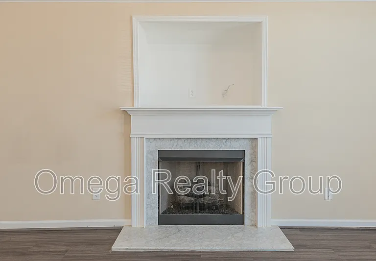 2170 Village Ln — Photo 11