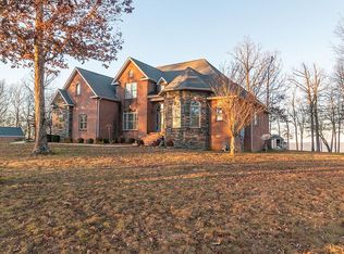231 Point Dr, Belvidere, TN 37306