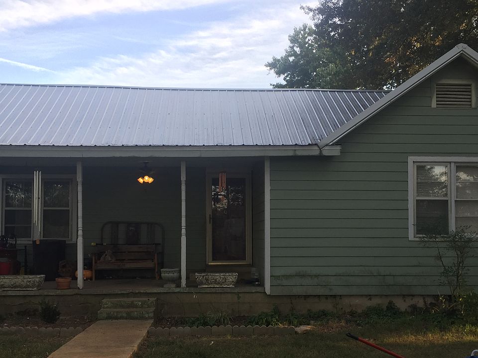 Cozy 3 bedroom 1 bath home