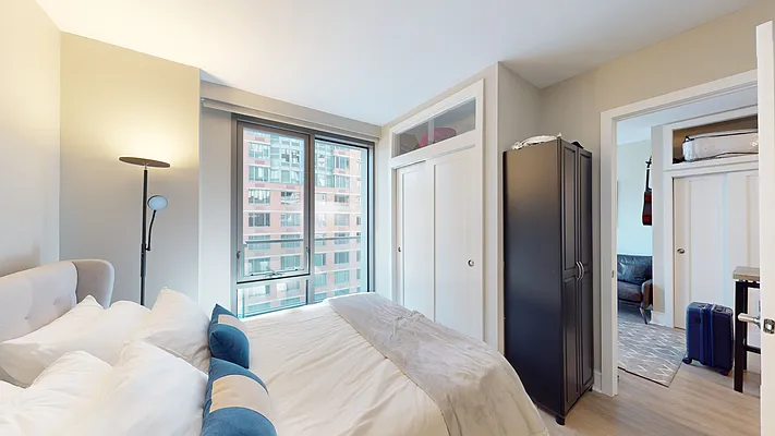 Rented by Bond New York | media 61