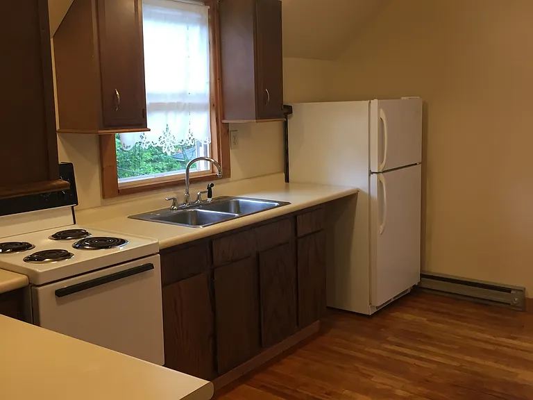 66 Crescent St #3 — Photo 4