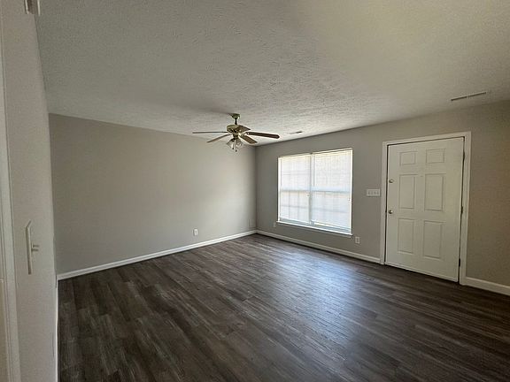 3rd image of 273 Mulberry Cir