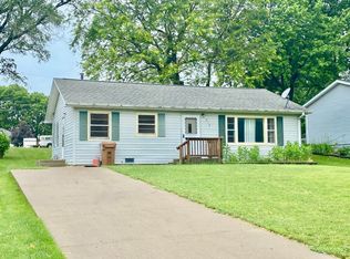 215 Broad St, Grinnell, IA 50112