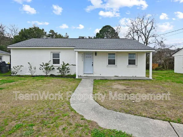 3027 Terry Dr, North Charleston, SC 29405
