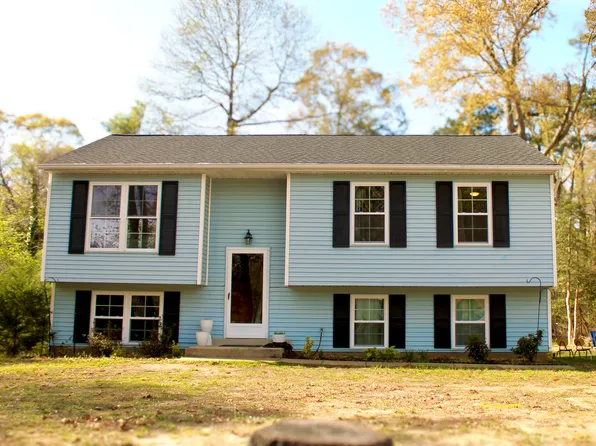 2017 Nostalgia Dr, Saint Leonard, MD 20685