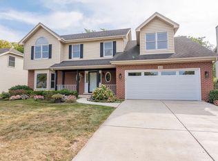 44 Breckenridge Dr, Aurora, IL 60504