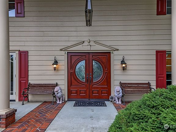 3rd image of 9330 151st Avenue SE