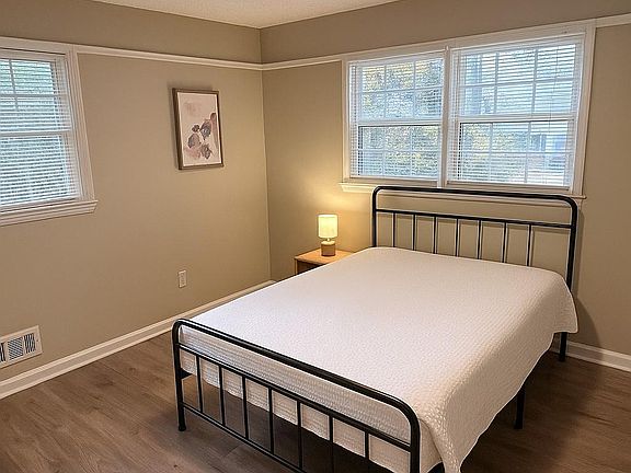 5th image of 2418 Green Forrest Dr