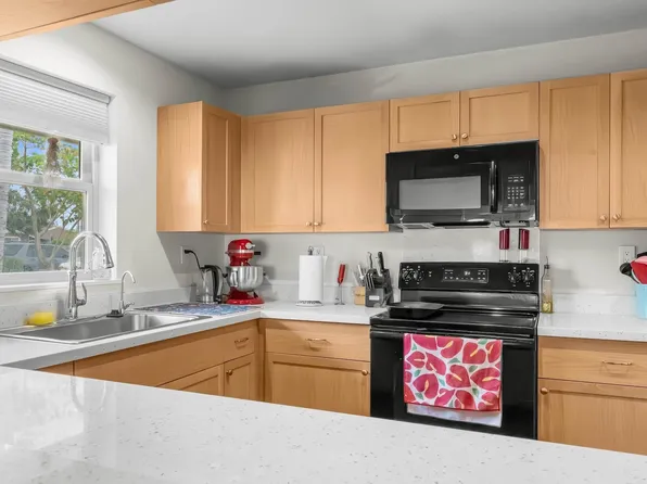 280 Kahoma Village Loop Unit 6-106, Lahaina, HI 96761