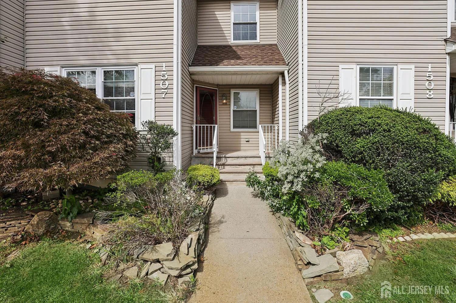 3 bed, 2.5 bath, 1510 sqft, $3,800 — Photo 1