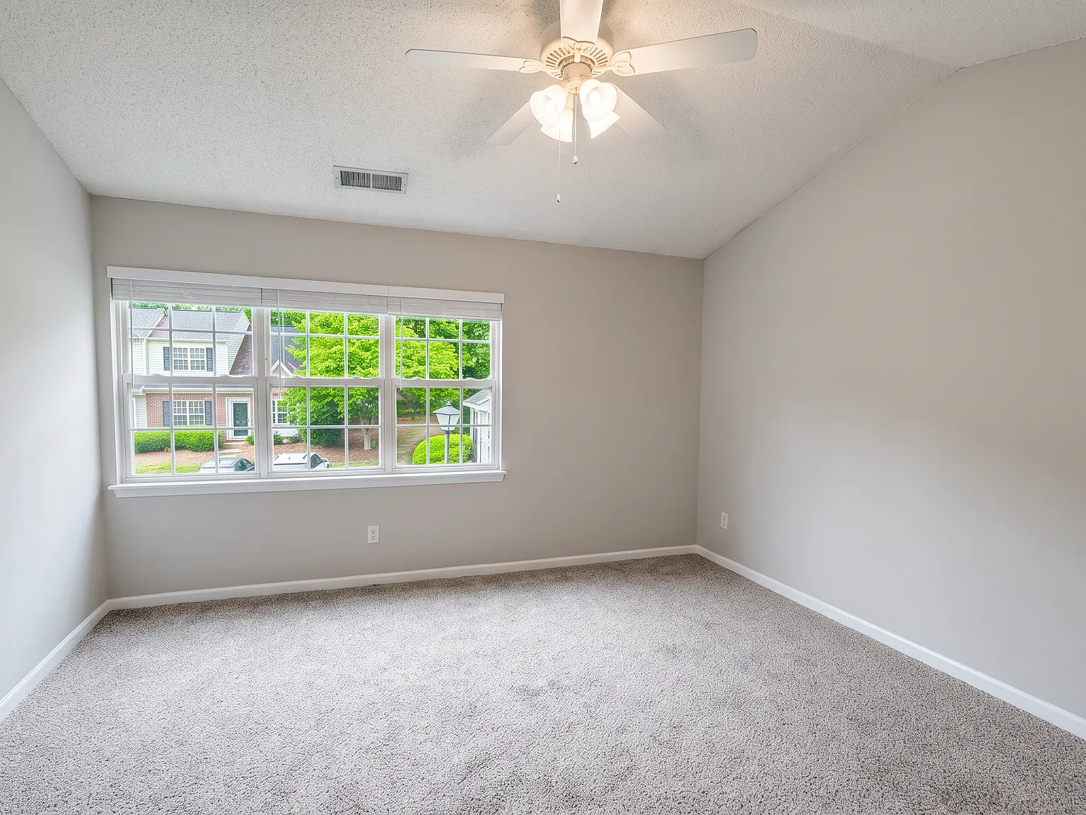 2 bed, 2.5 bath, 1309 sqft, $1,695 — Photo 4