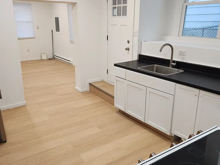 13 Vine St #1 — Photo 11