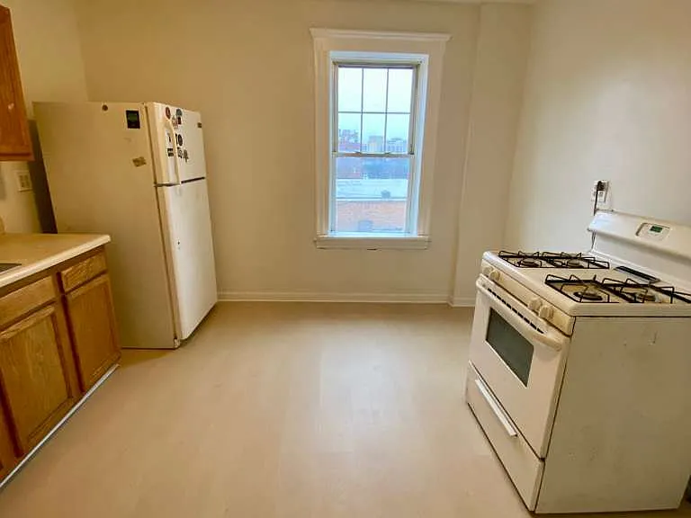 202 E Belden Ave #11 — Photo 3