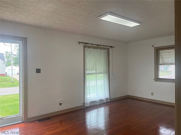 3rd image of 759 N Firestone Blvd