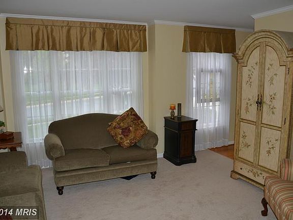 3rd image of 805 Gail Ct