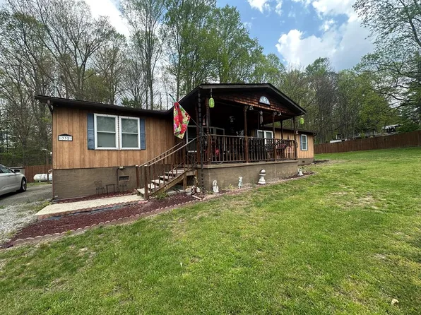 332 State St, Oak Hill, WV 25901