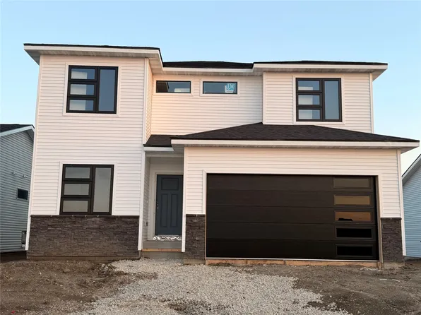 14522 Northpark Dr, Urbandale, IA 50323