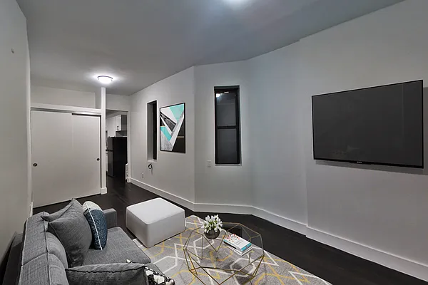 Rented by Platinum Properties | media 8