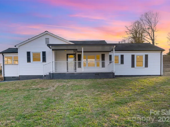 229 Claudette Dr, Gastonia, NC 28052