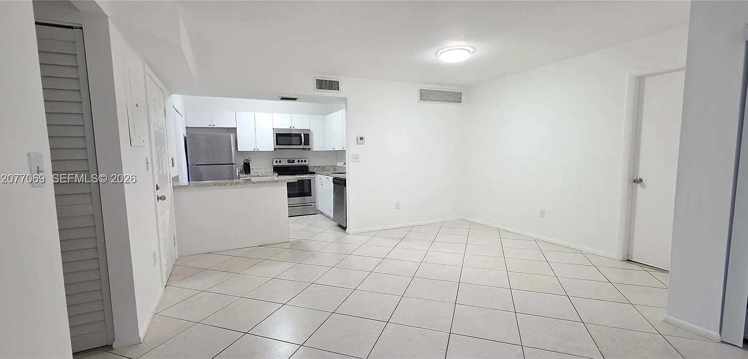 Quatraine Condo Ii Ph Ii — Photo 4