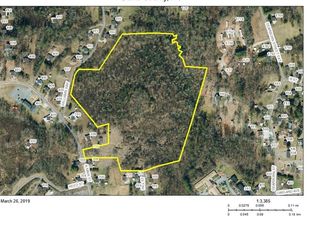 306 N Main St, Morganton, NC 28655