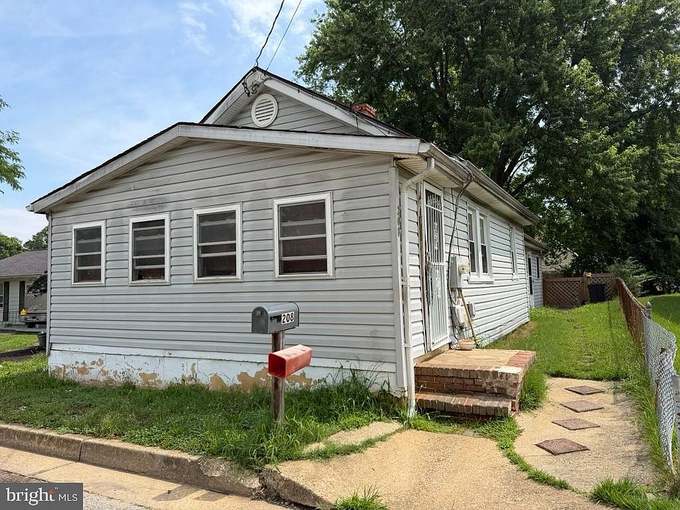 1st image of 208 Parker Ave