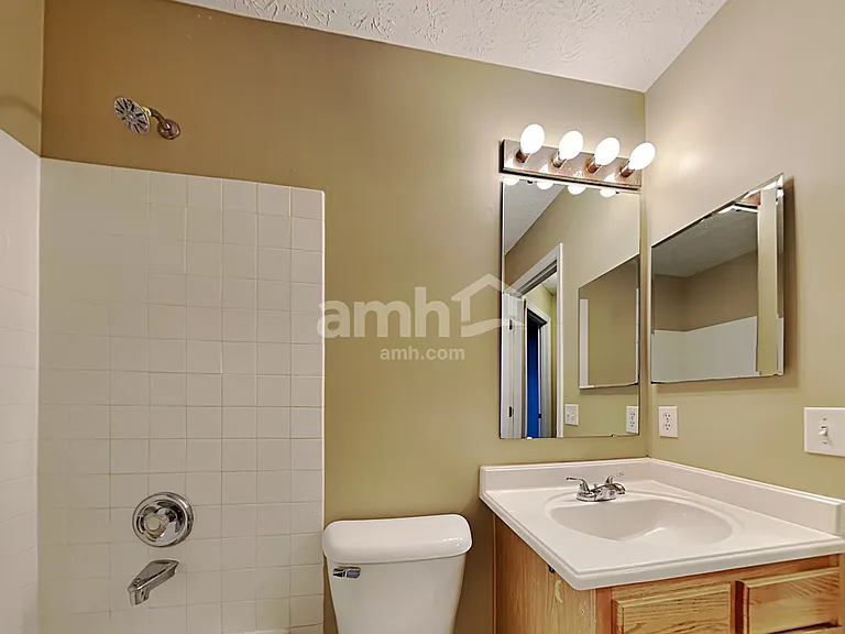 699 Thornton Dr — Photo 16