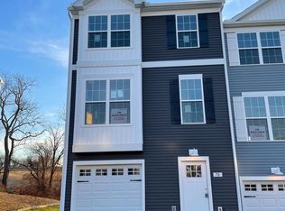 115 Overlook Dr #61D, Hanover, PA 17331