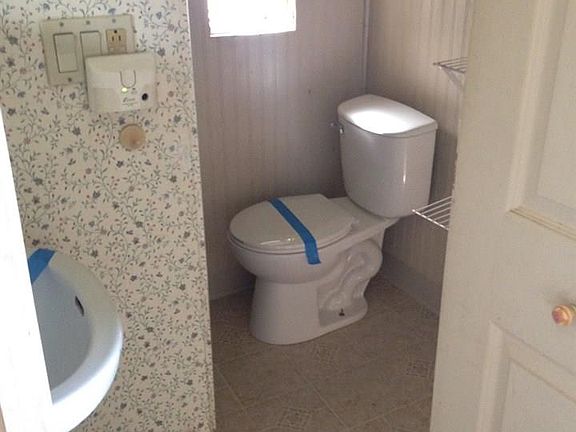 3rd image of 621 Park Ln