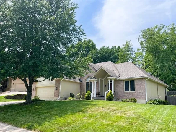 2205 NE Quonset Ct, Blue Springs, MO 64014
