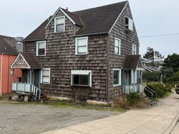 1404 NW 15th St, Lincoln City, OR 97367