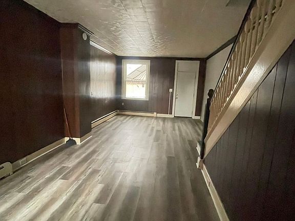 4th image of 237 N Sherman St