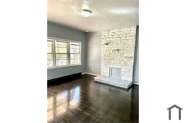 Building Photo - 5015 42nd Pl N