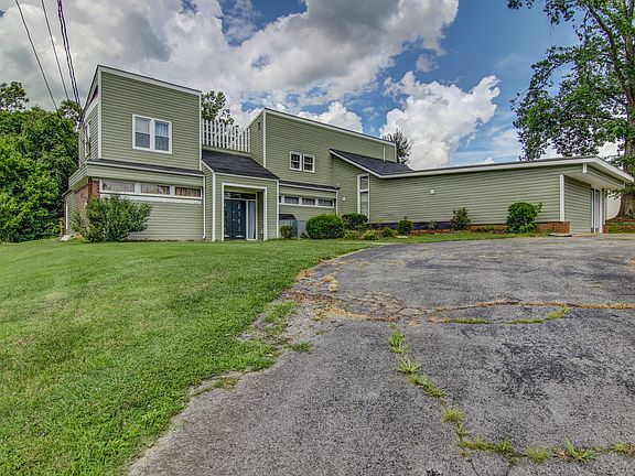 3rd image of 6317 Booth Ct