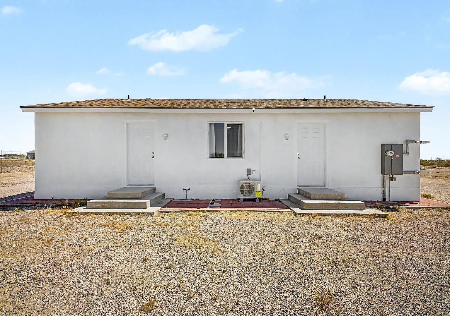 2 bed, 2.0 bath, 960 sqft, $1,800 — Photo 2