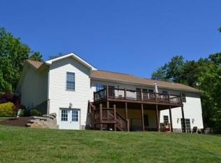 178 Ridgetop Dr, Weyers Cave, VA 24486