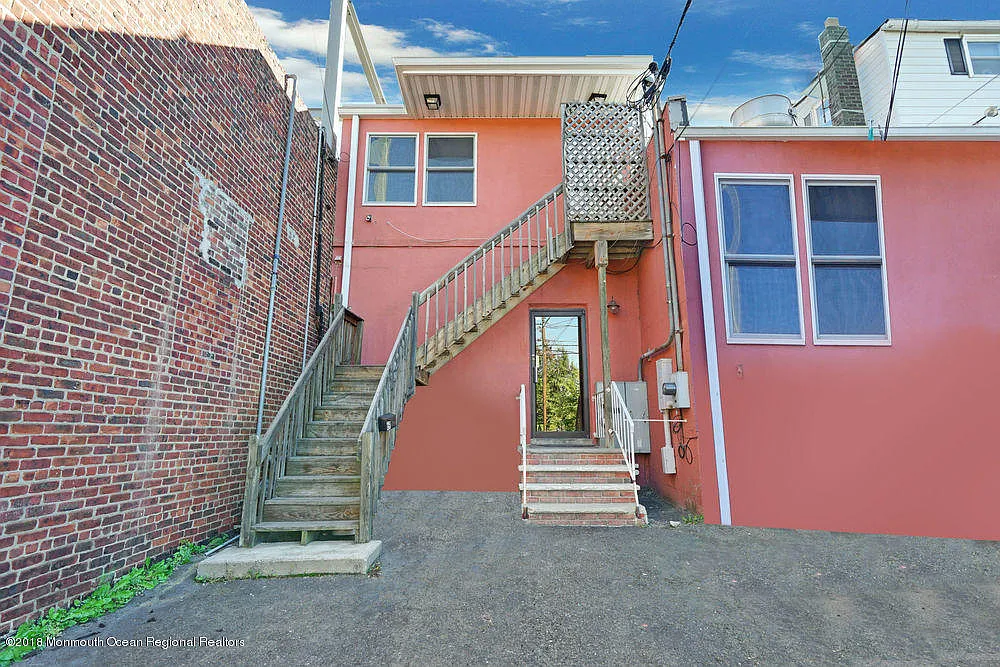 2 bed, 2108 sqft, $2,800 — Photo 1