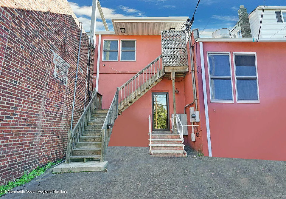 69 1st Ave