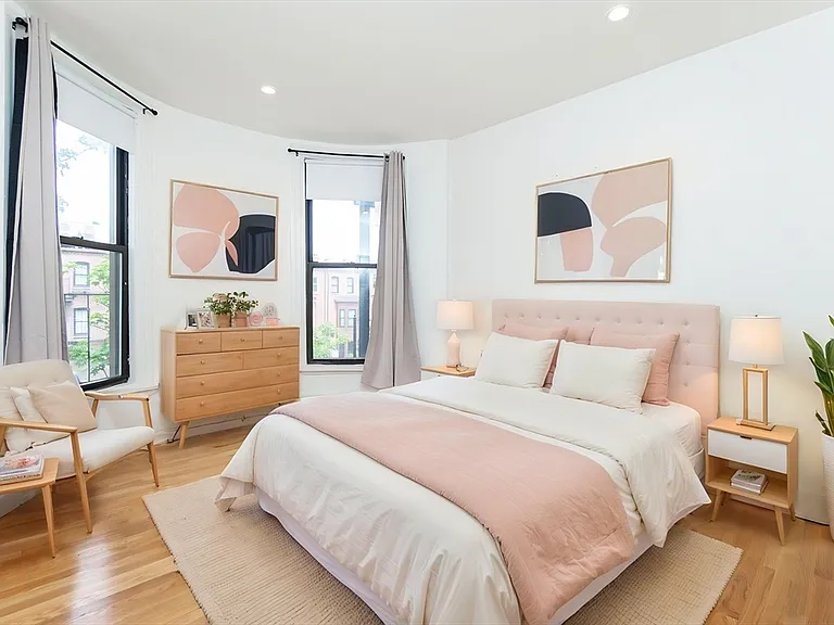 209 W Newton St #3 — Photo 3