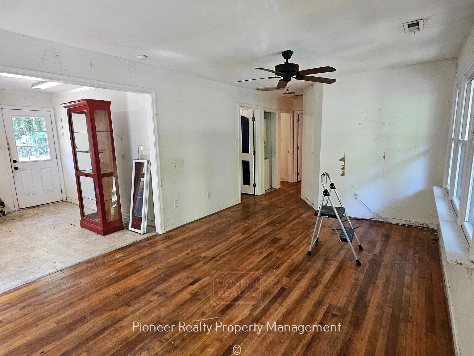 1500 Shadycrest Lane - 1 — Photo 2