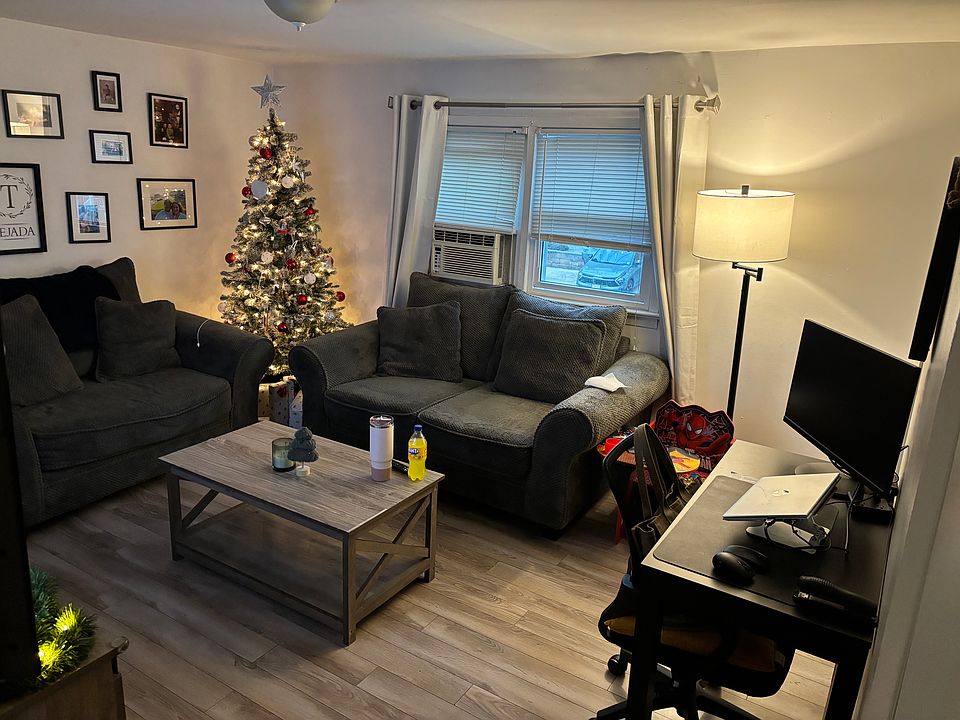 1st image of 17 Pershing Pl #2