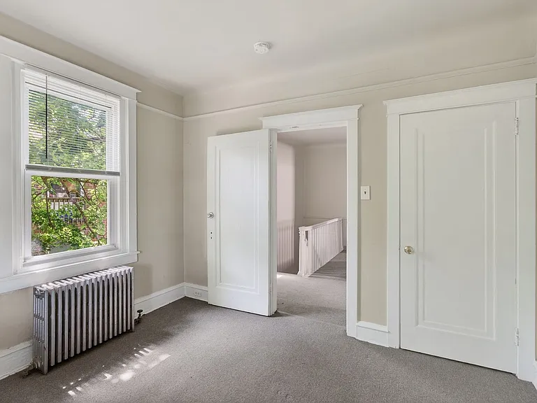 332 W Washington St — Photo 5