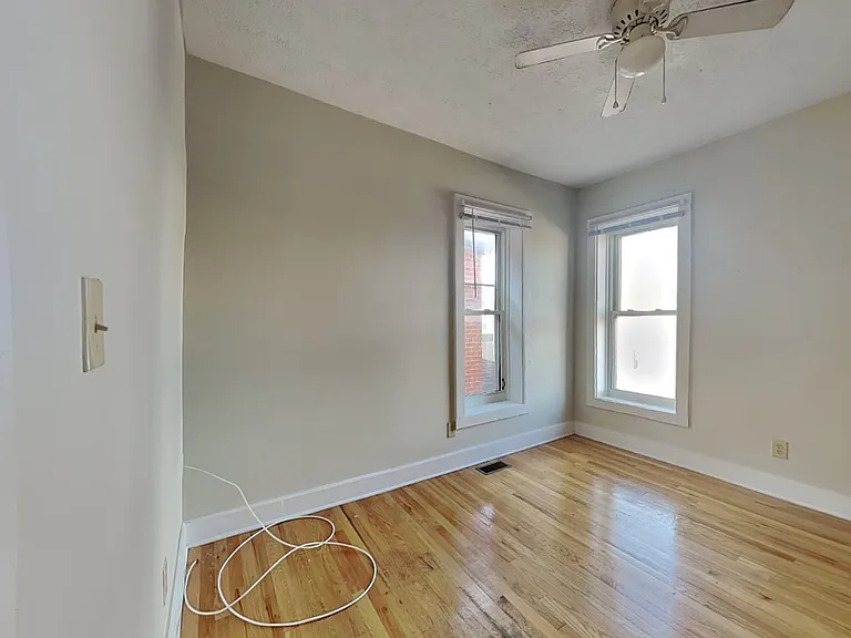 1365 Indianola Ave — Photo 11