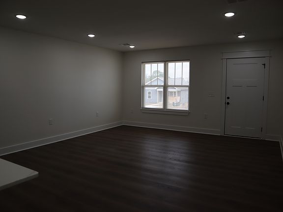 4th image of 9 Tom Smith Way
